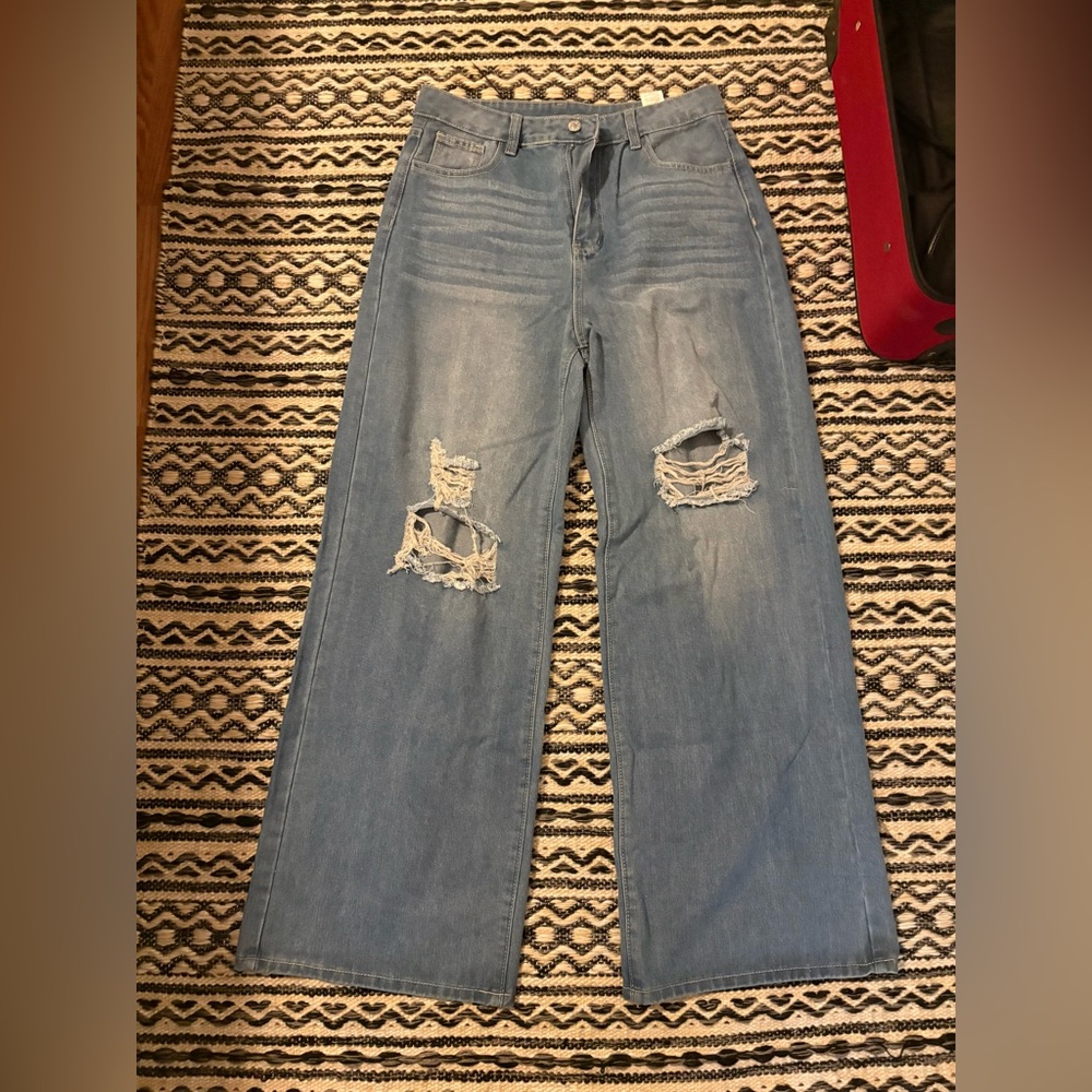 Women’s Ripped Jeans